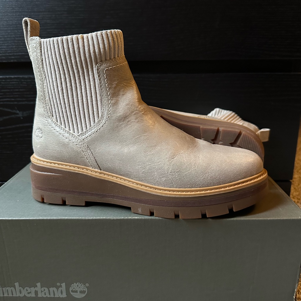 Timberland Women's Cervinia Valley Chelsea Boots